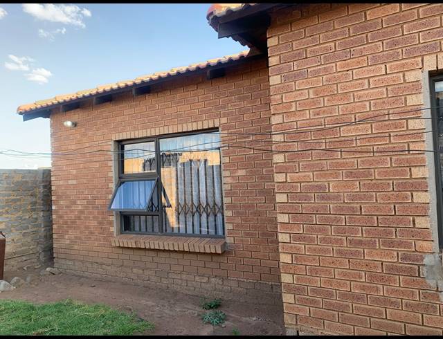 3 BEDROOM HOUSE FOR SALE IN MOHLAKENG